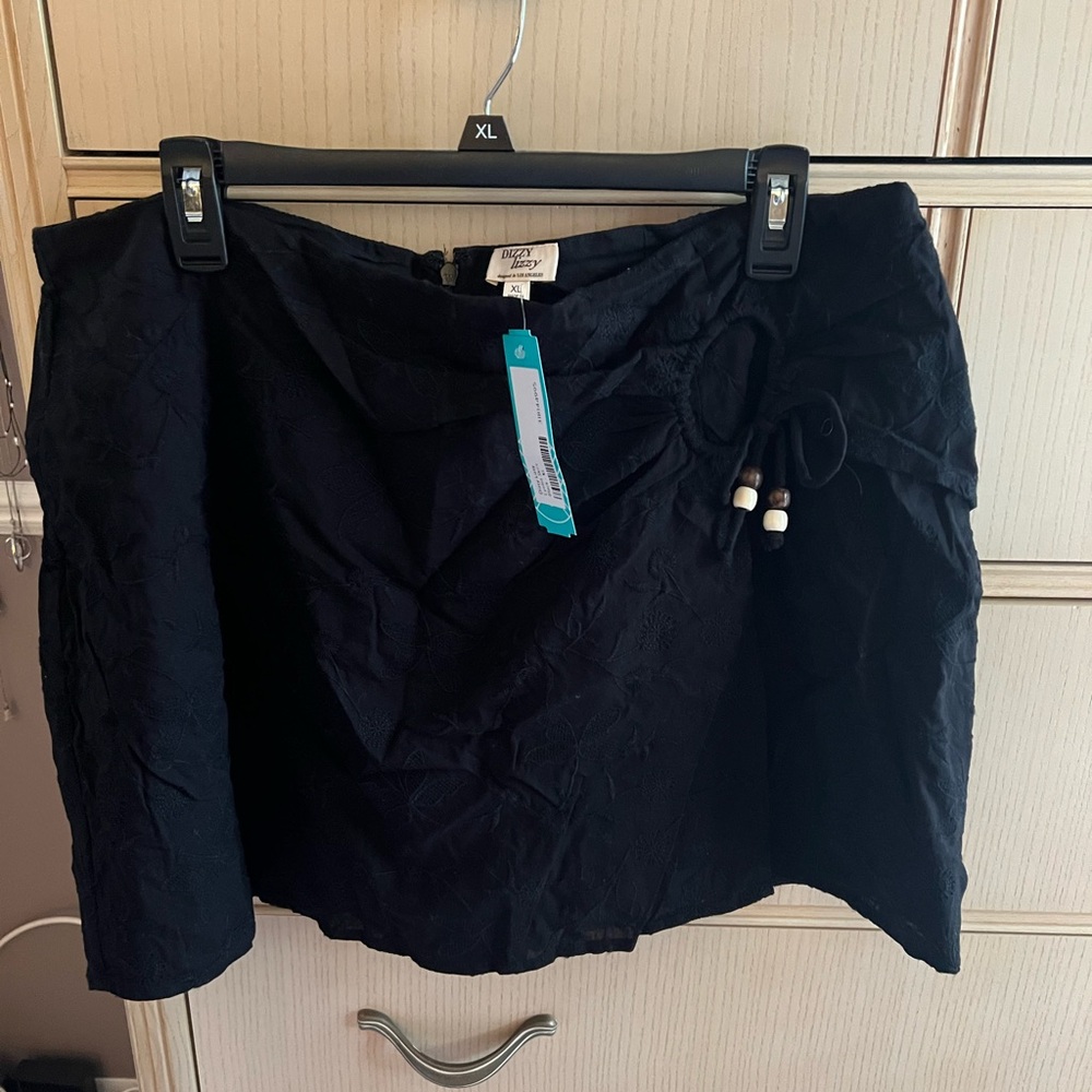 Black Textured Skirt with Bow Detail